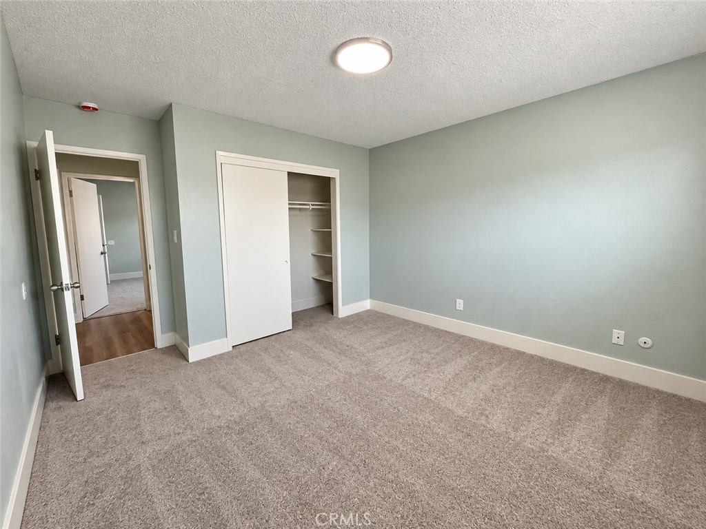 1565 Lark St, Hanford, CA 93230