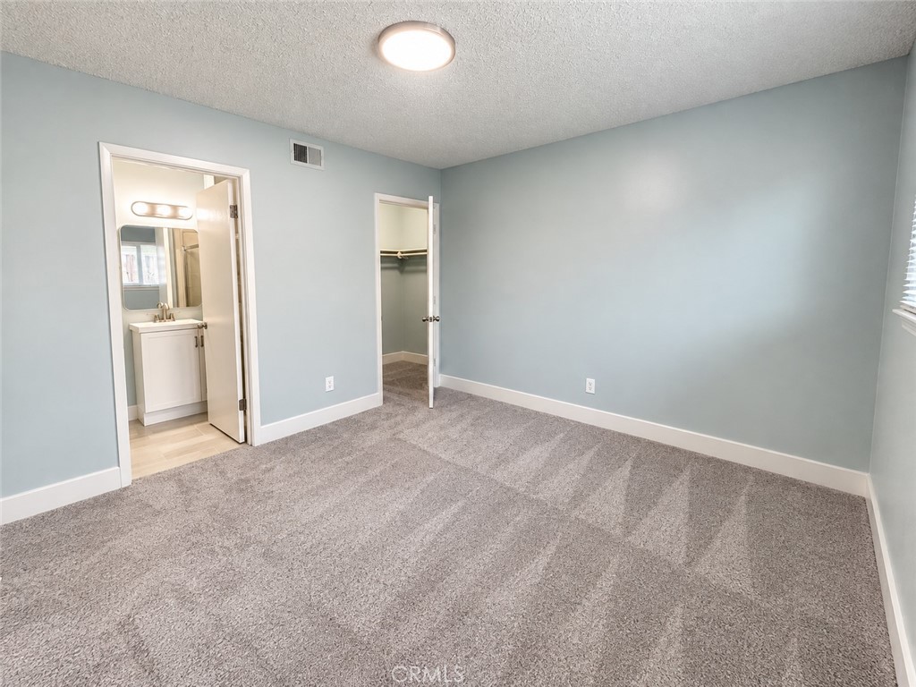 1565 Lark St, Hanford, CA 93230