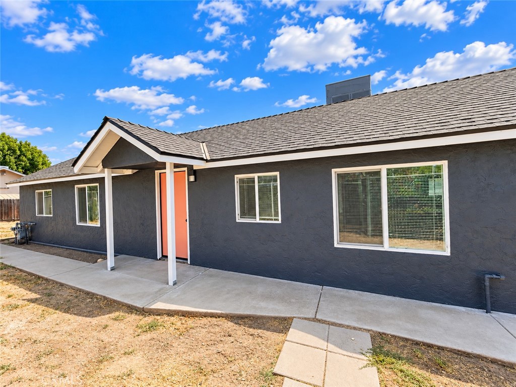 141 W Ashlan Ave, Fresno, CA 93705