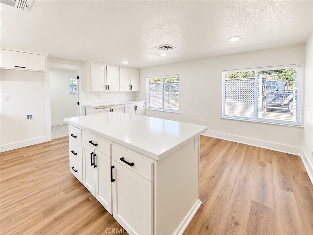 141 W Ashlan Ave, Fresno, CA 93705