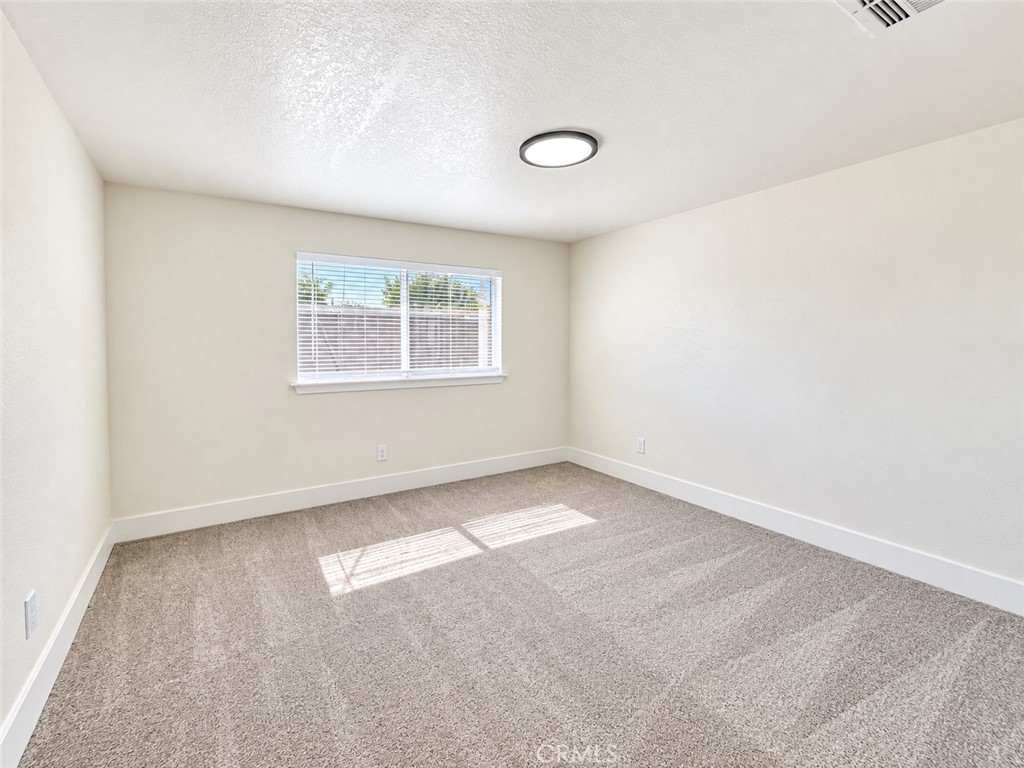141 W Ashlan Ave, Fresno, CA 93705