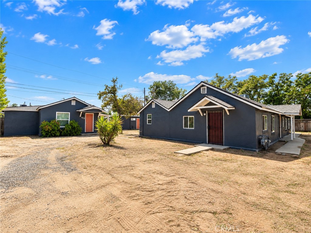 141 W Ashlan Ave, Fresno, CA 93705