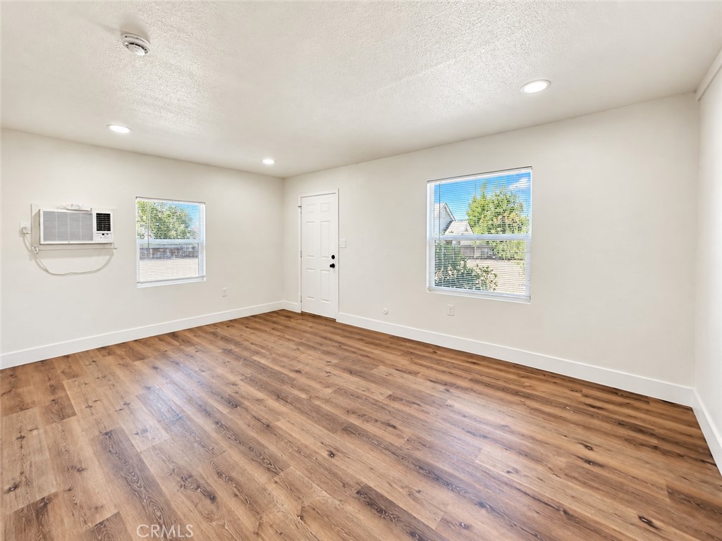 141 W Ashlan Ave, Fresno, CA 93705