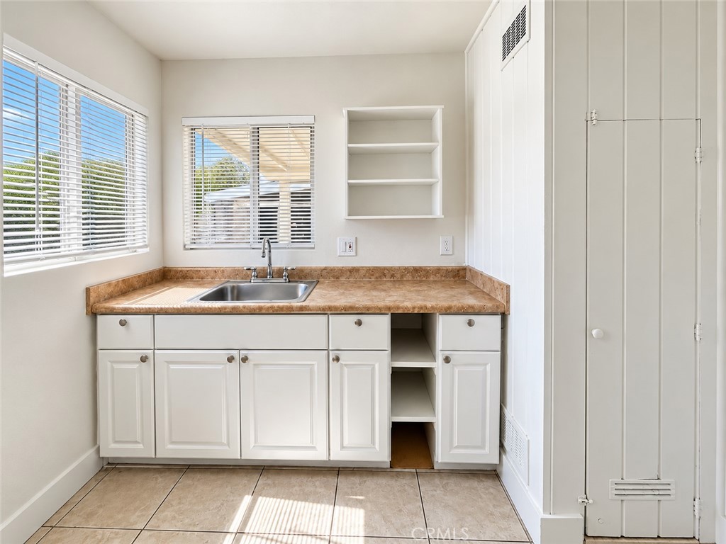 141 W Ashlan Ave, Fresno, CA 93705