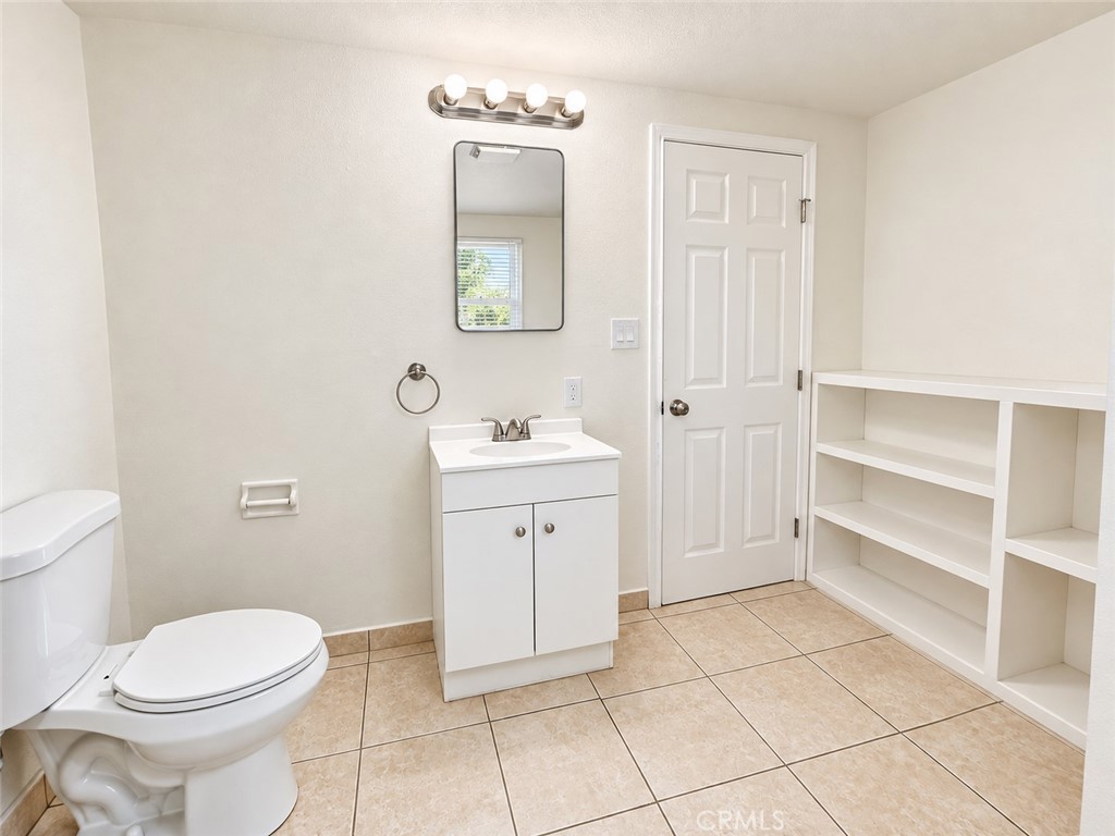 141 W Ashlan Ave, Fresno, CA 93705