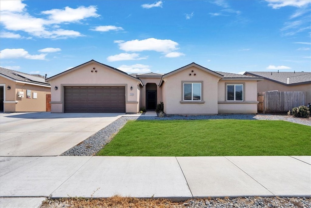2439 Madeline Dr, Hanford, CA 93230