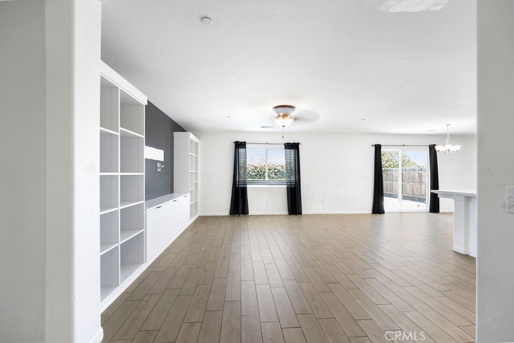 2439 Madeline Dr, Hanford, CA 93230