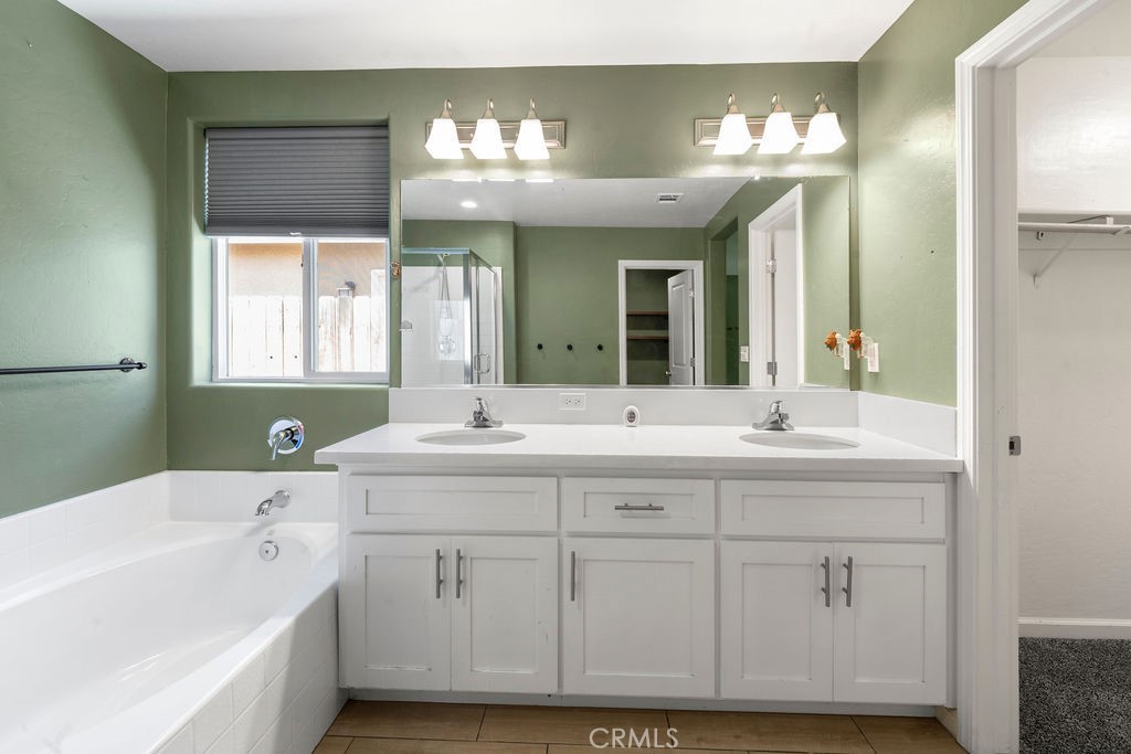 2439 Madeline Dr, Hanford, CA 93230