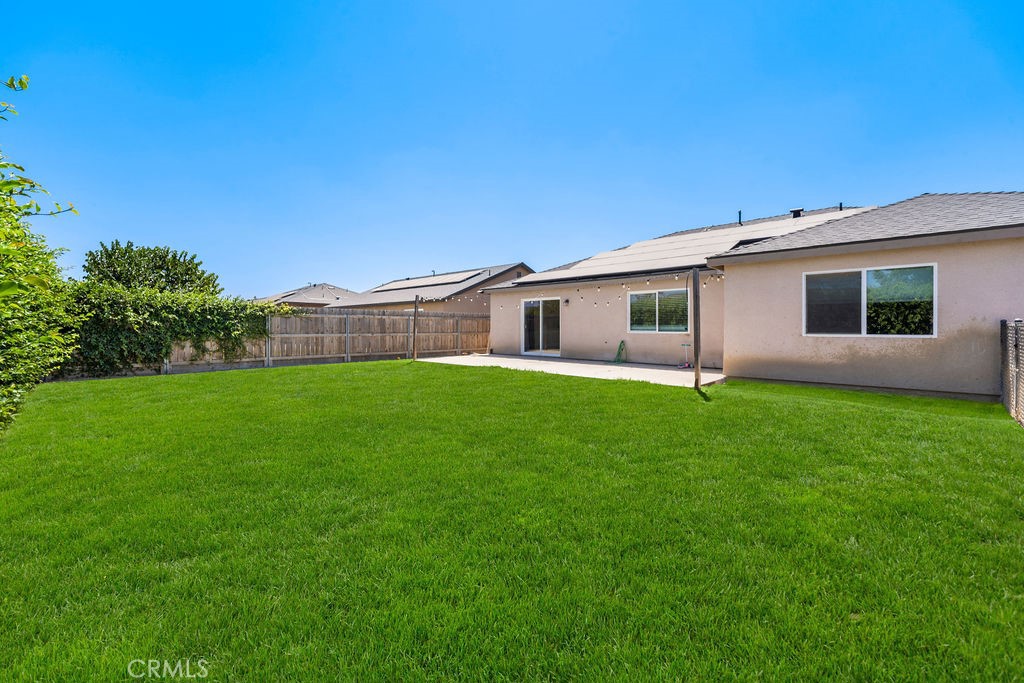 2439 Madeline Dr, Hanford, CA 93230