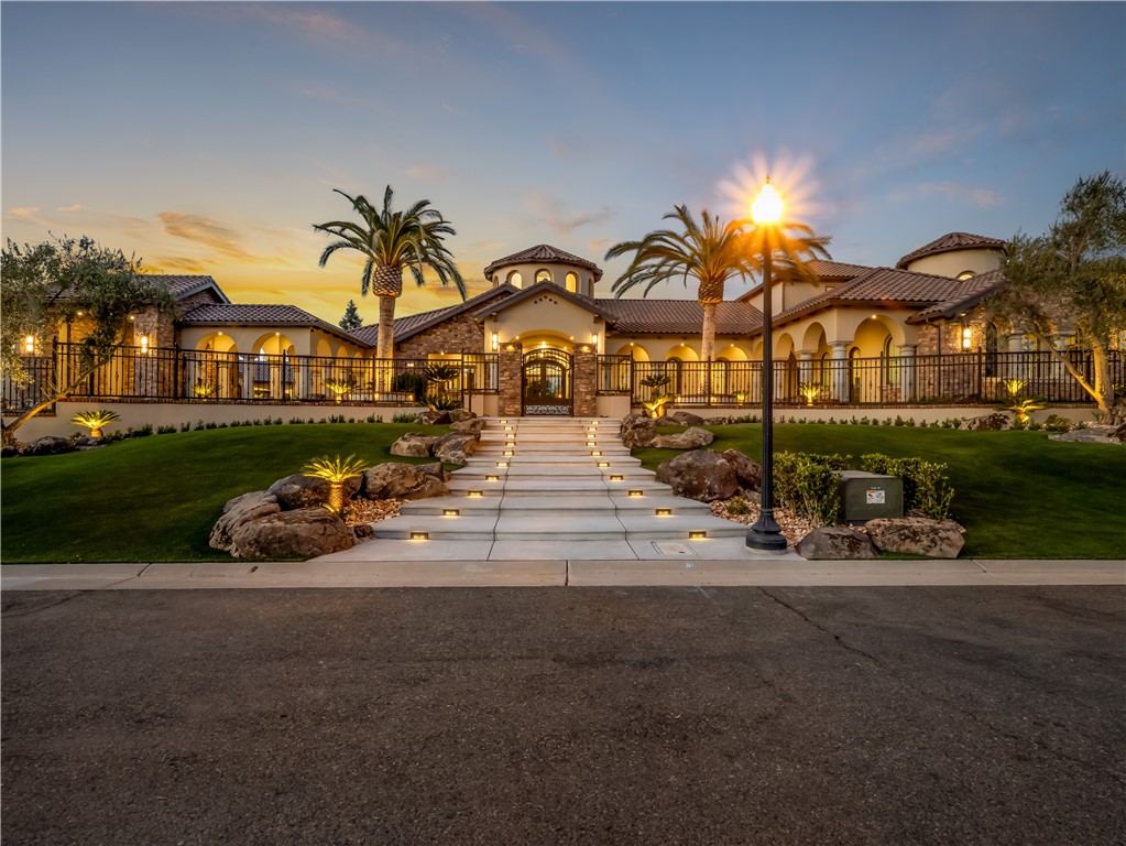 2230 E Spey Valley, Fresno, CA 93730