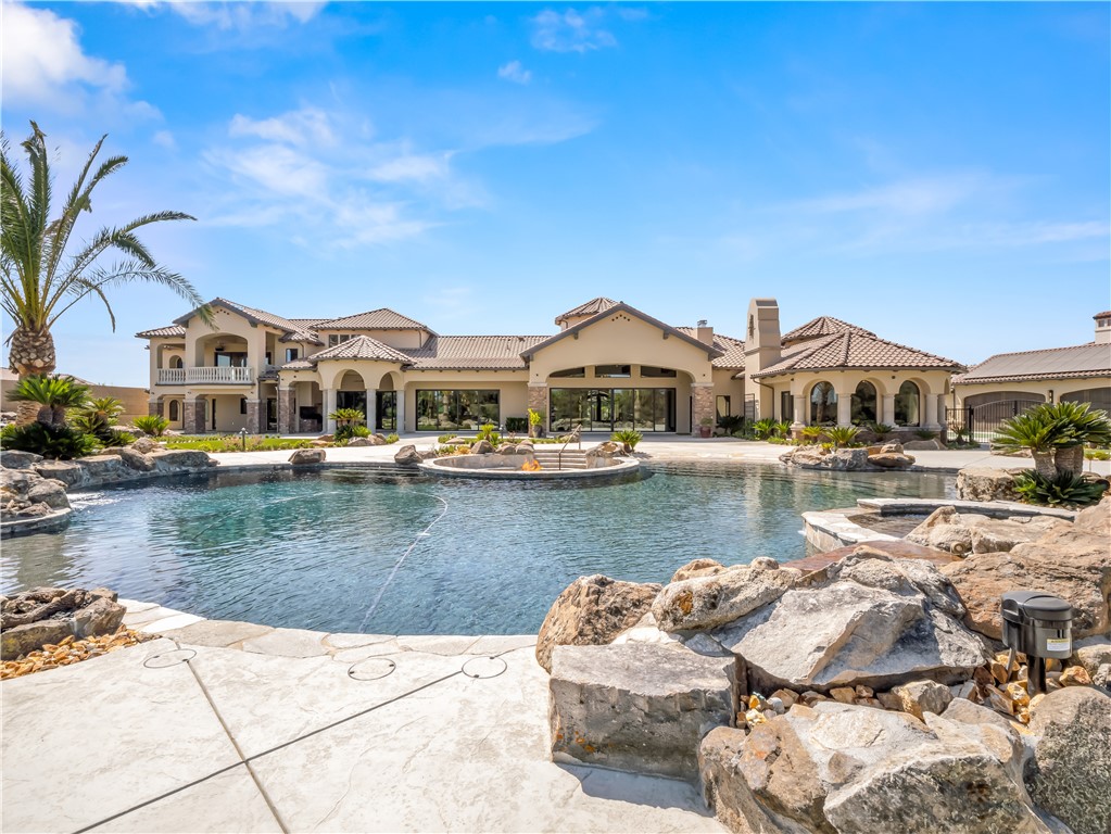 2230 E Spey Valley, Fresno, CA 93730
