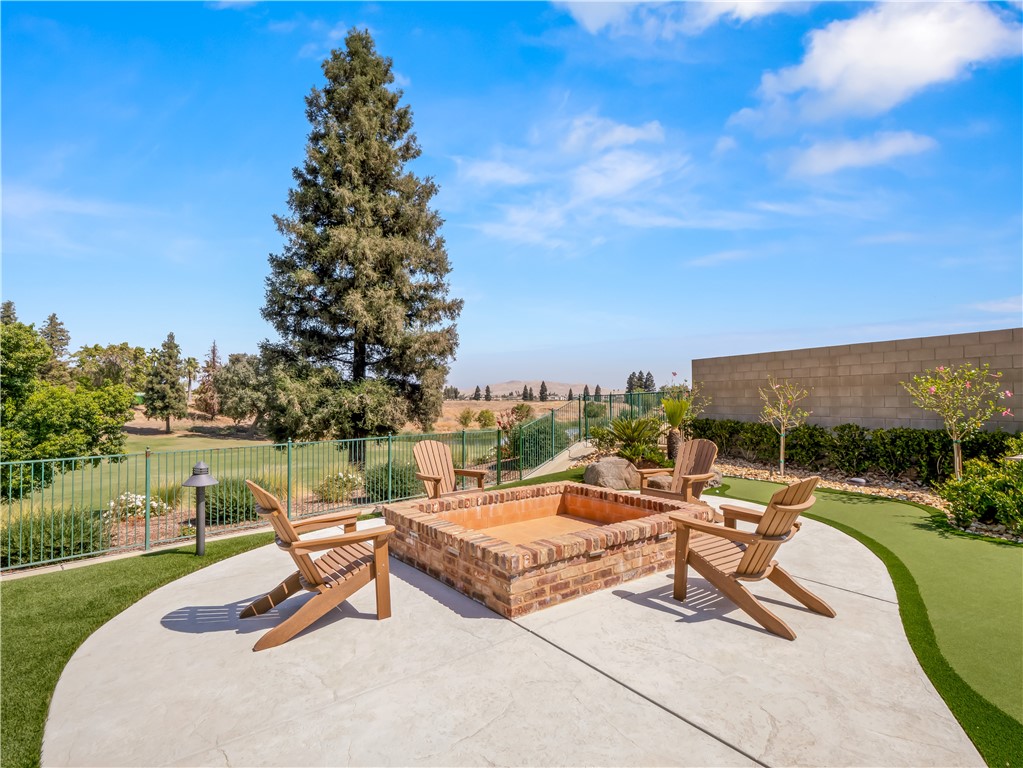 2230 E Spey Valley, Fresno, CA 93730