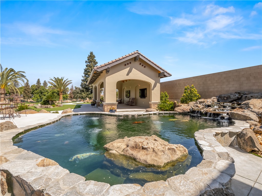 2230 E Spey Valley, Fresno, CA 93730