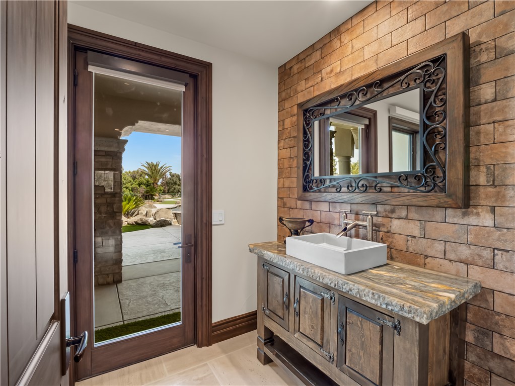 2230 E Spey Valley, Fresno, CA 93730