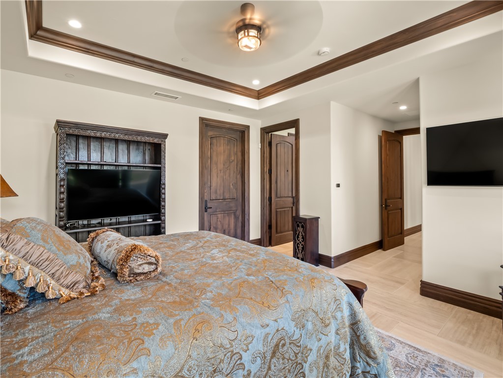 2230 E Spey Valley, Fresno, CA 93730