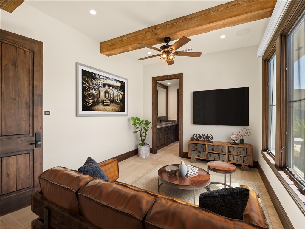 2230 E Spey Valley, Fresno, CA 93730