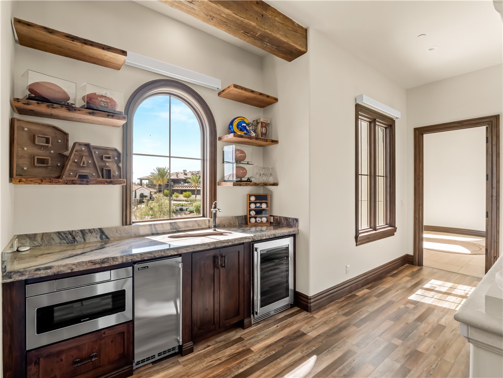 2230 E Spey Valley, Fresno, CA 93730