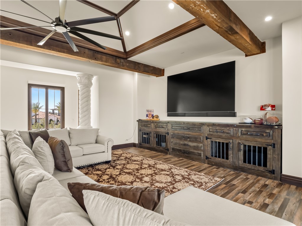 2230 E Spey Valley, Fresno, CA 93730