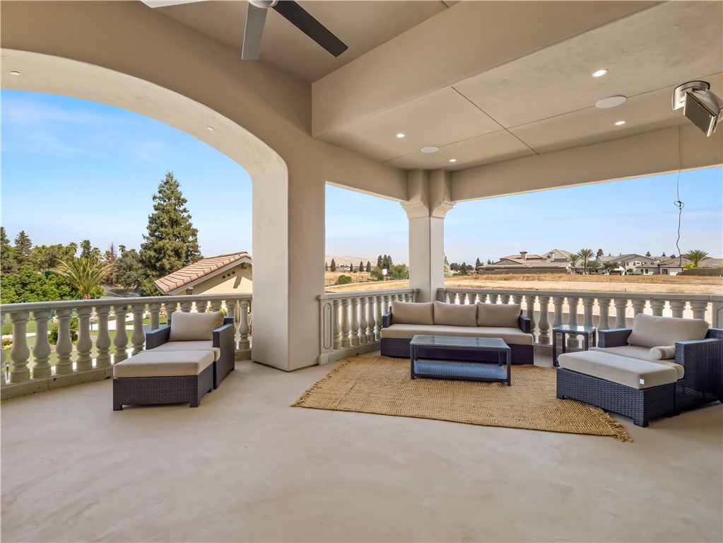 2230 E Spey Valley, Fresno, CA 93730