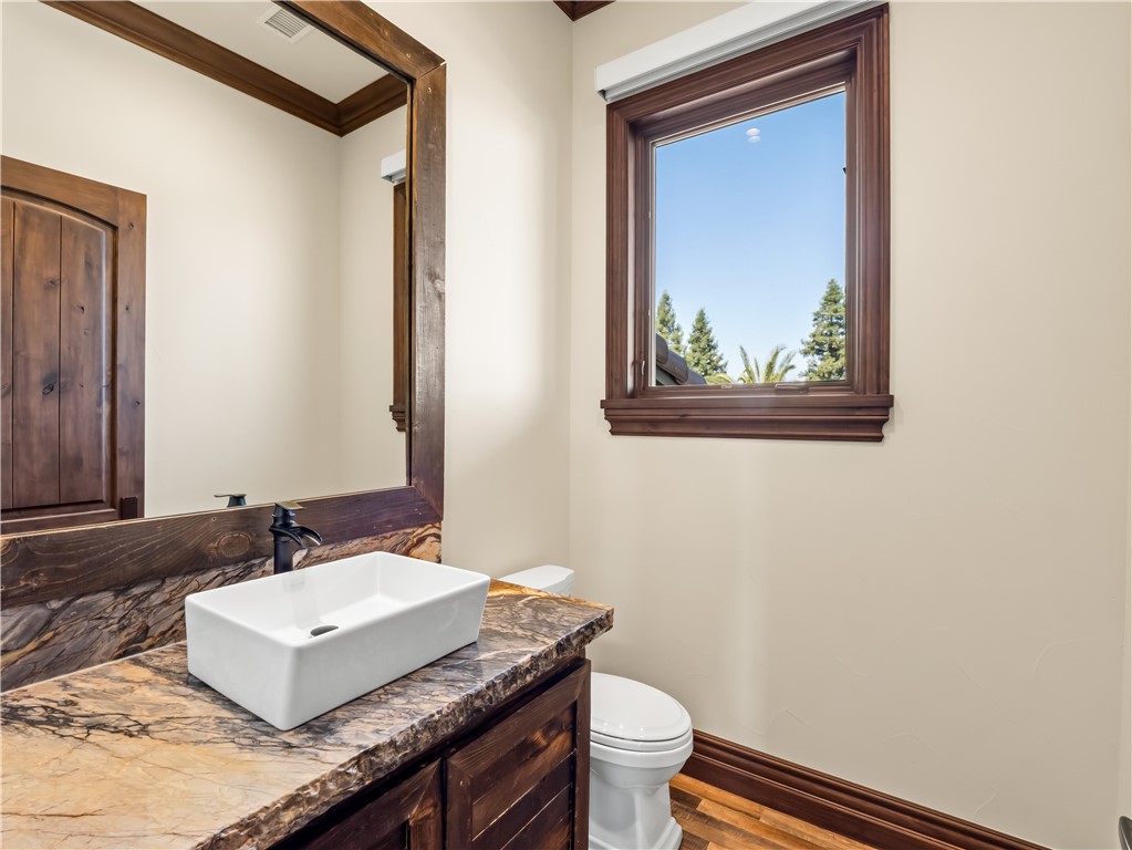 2230 E Spey Valley, Fresno, CA 93730