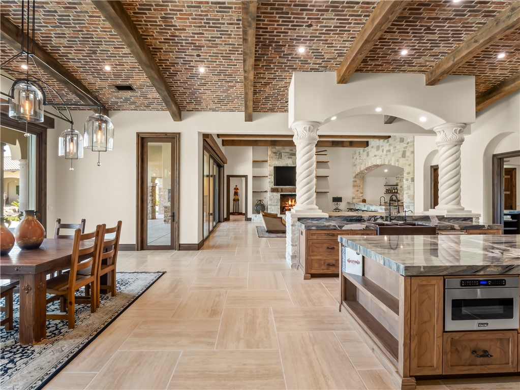 2230 E Spey Valley, Fresno, CA 93730