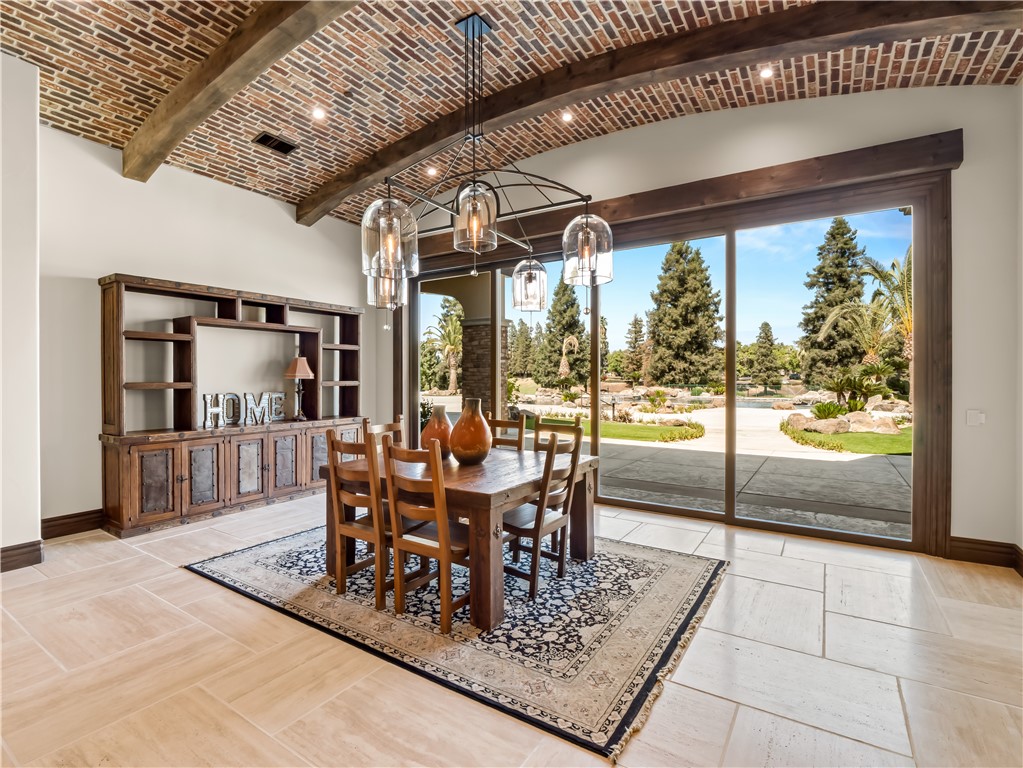 2230 E Spey Valley, Fresno, CA 93730