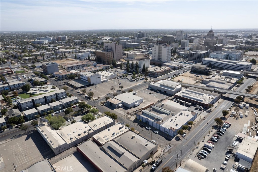1600 1650 H, Fresno, CA 93721