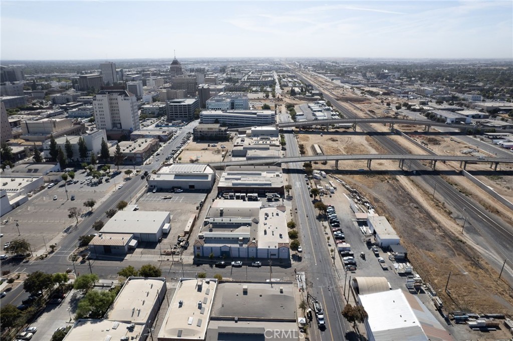 1600 1650 H, Fresno, CA 93721