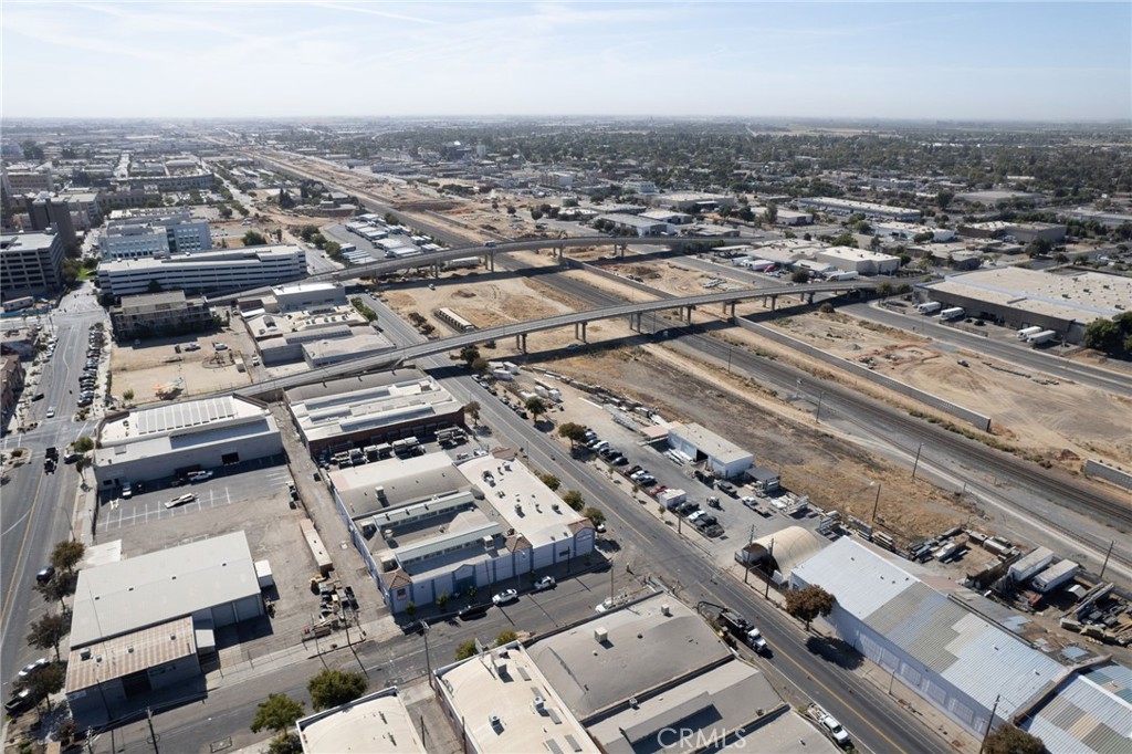 1600 1650 H, Fresno, CA 93721