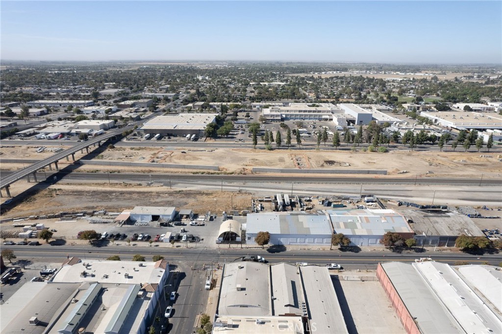 1600 1650 H, Fresno, CA 93721