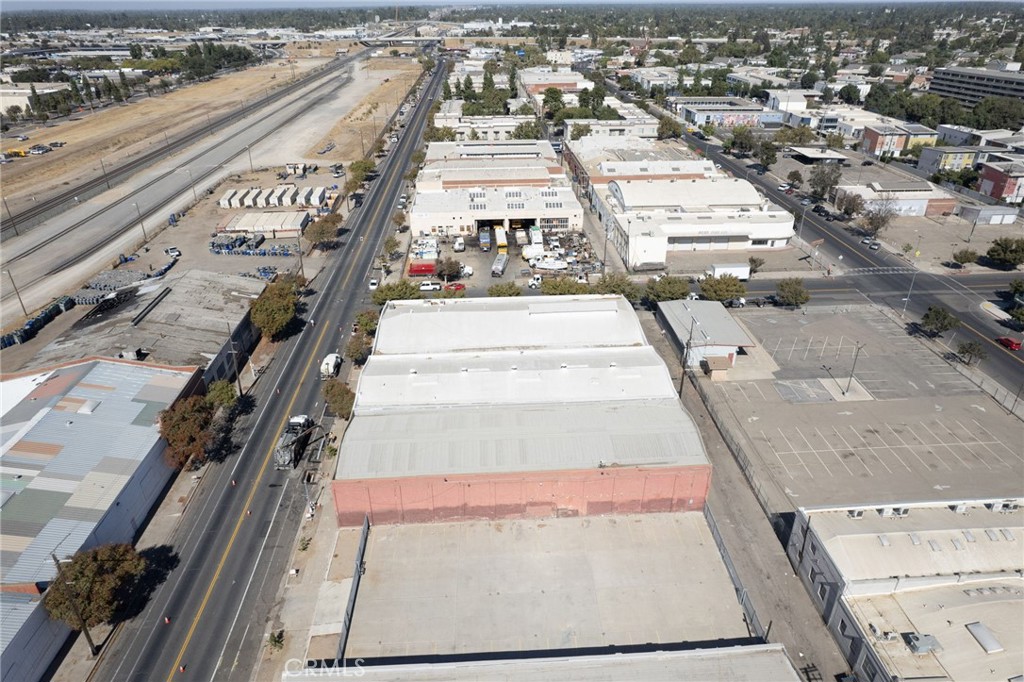 1600 1650 H, Fresno, CA 93721