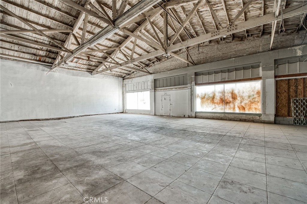 1600 1650 H, Fresno, CA 93721