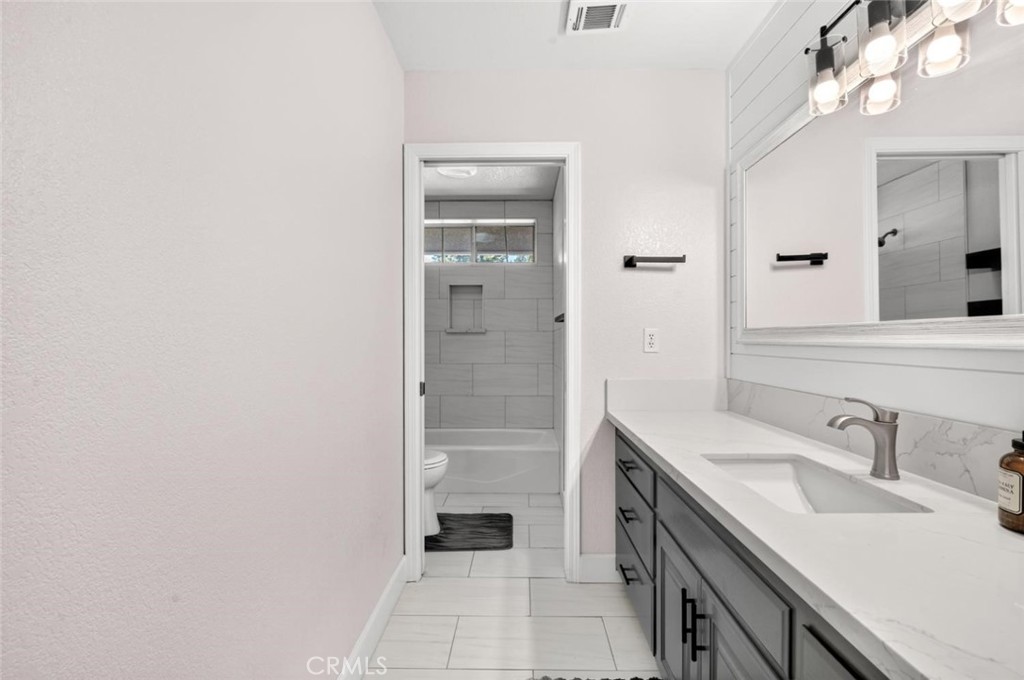 10779 N Silver Lake, Fresno, CA 93730