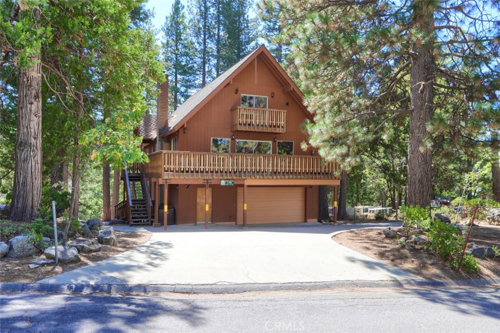 7296 Yosemite Park, Wawona, CA 95389