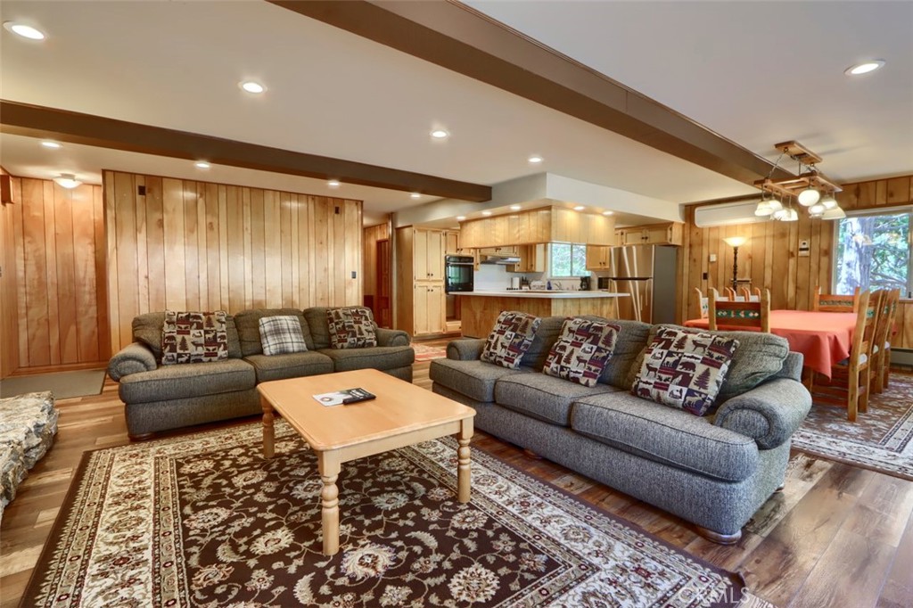 7296 Yosemite Park, Wawona, CA 95389