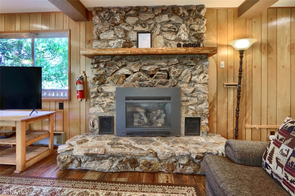 7296 Yosemite Park, Wawona, CA 95389