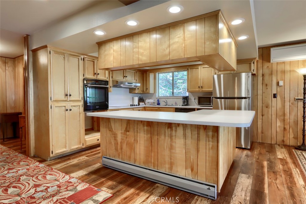 7296 Yosemite Park, Wawona, CA 95389