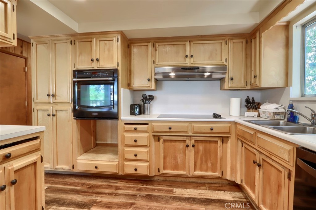 7296 Yosemite Park, Wawona, CA 95389