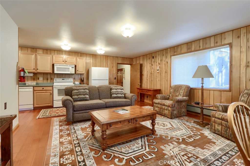 7296 Yosemite Park, Wawona, CA 95389