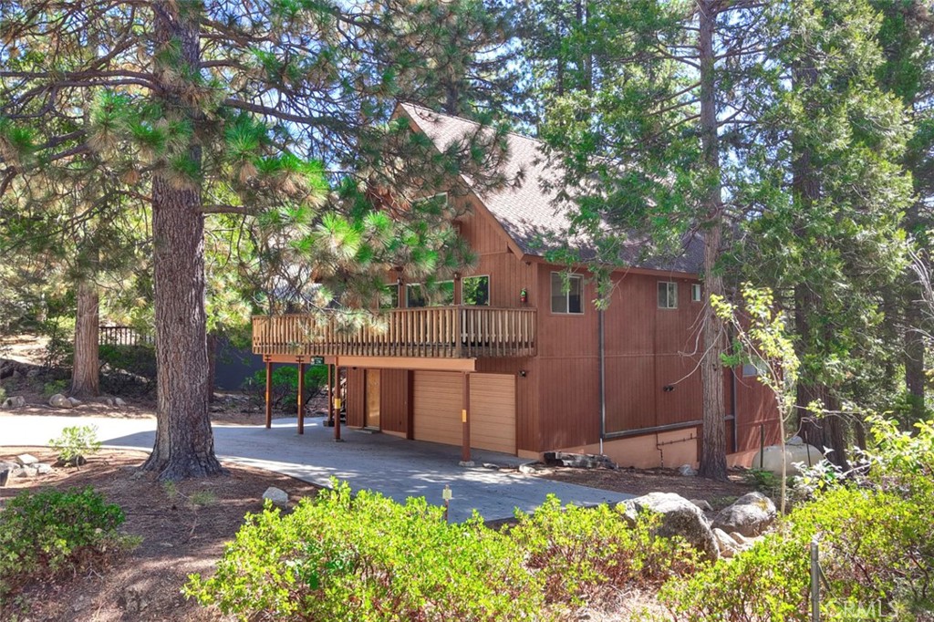 7296 Yosemite Park, Wawona, CA 95389