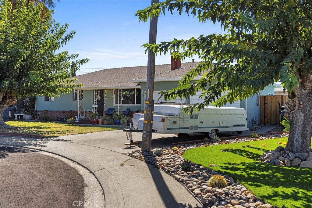 800 Frank Ct, Manteca, CA 95336