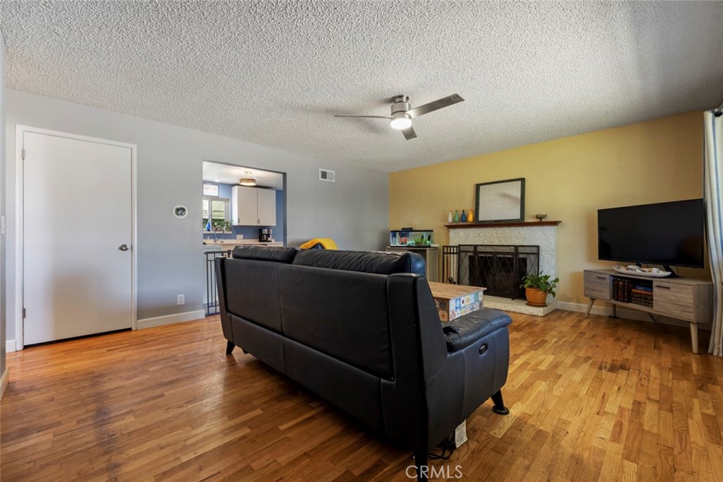 800 Frank Ct, Manteca, CA 95336