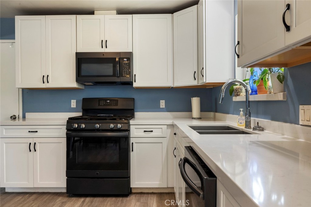800 Frank Ct, Manteca, CA 95336