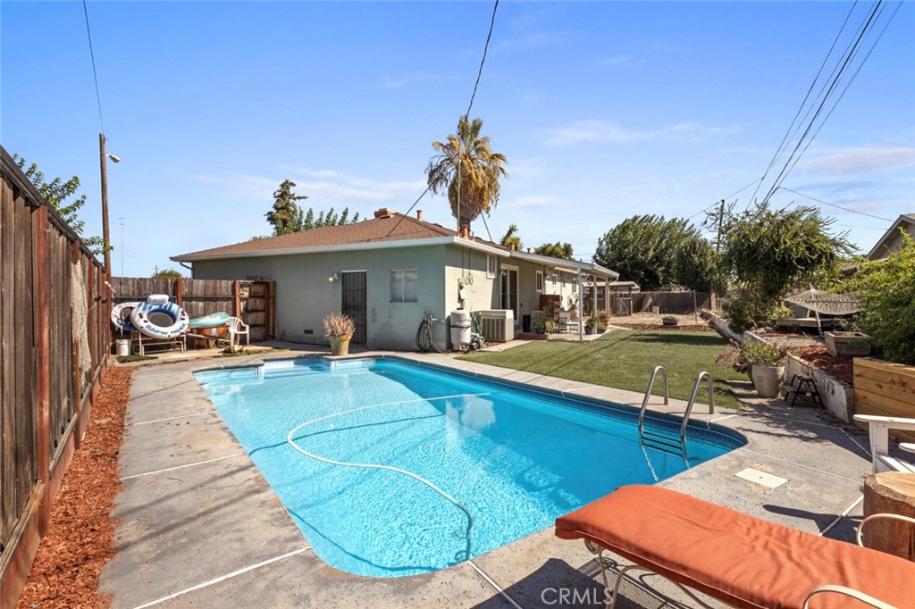 800 Frank Ct, Manteca, CA 95336