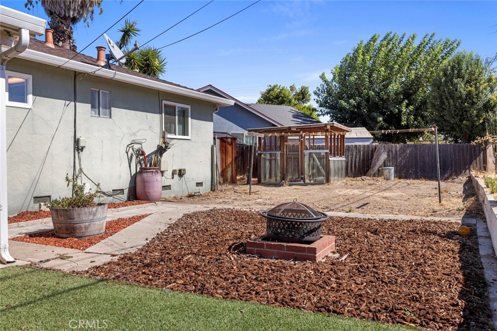800 Frank Ct, Manteca, CA 95336