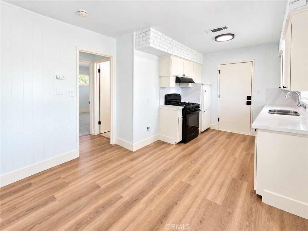 3856 N Hacienda Dr, Fresno, CA 93705