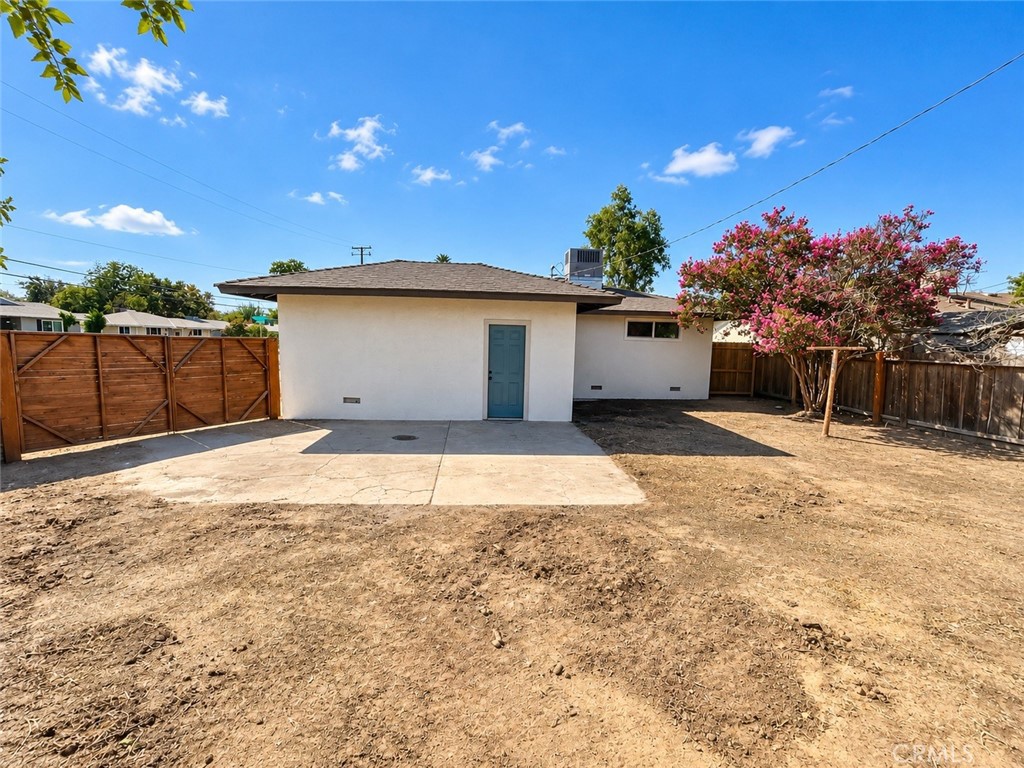 3856 N Hacienda Dr, Fresno, CA 93705