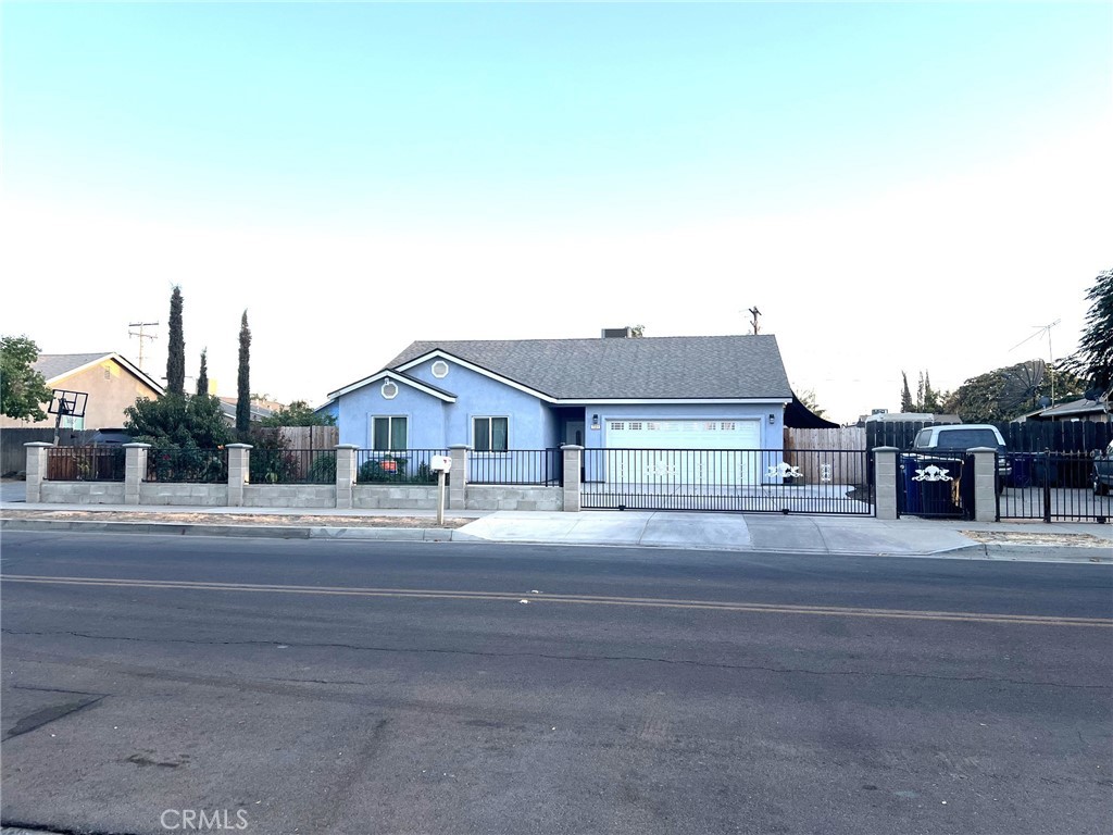 721 W Sonora Ave, Tulare, CA 93274