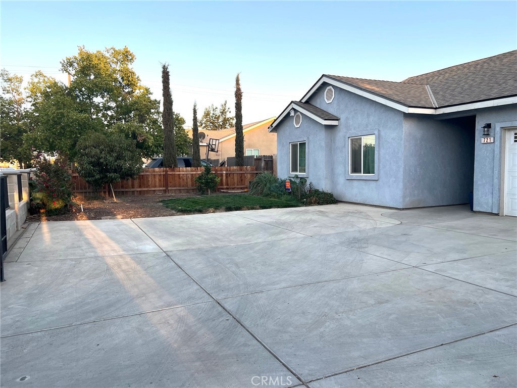 721 W Sonora Ave, Tulare, CA 93274