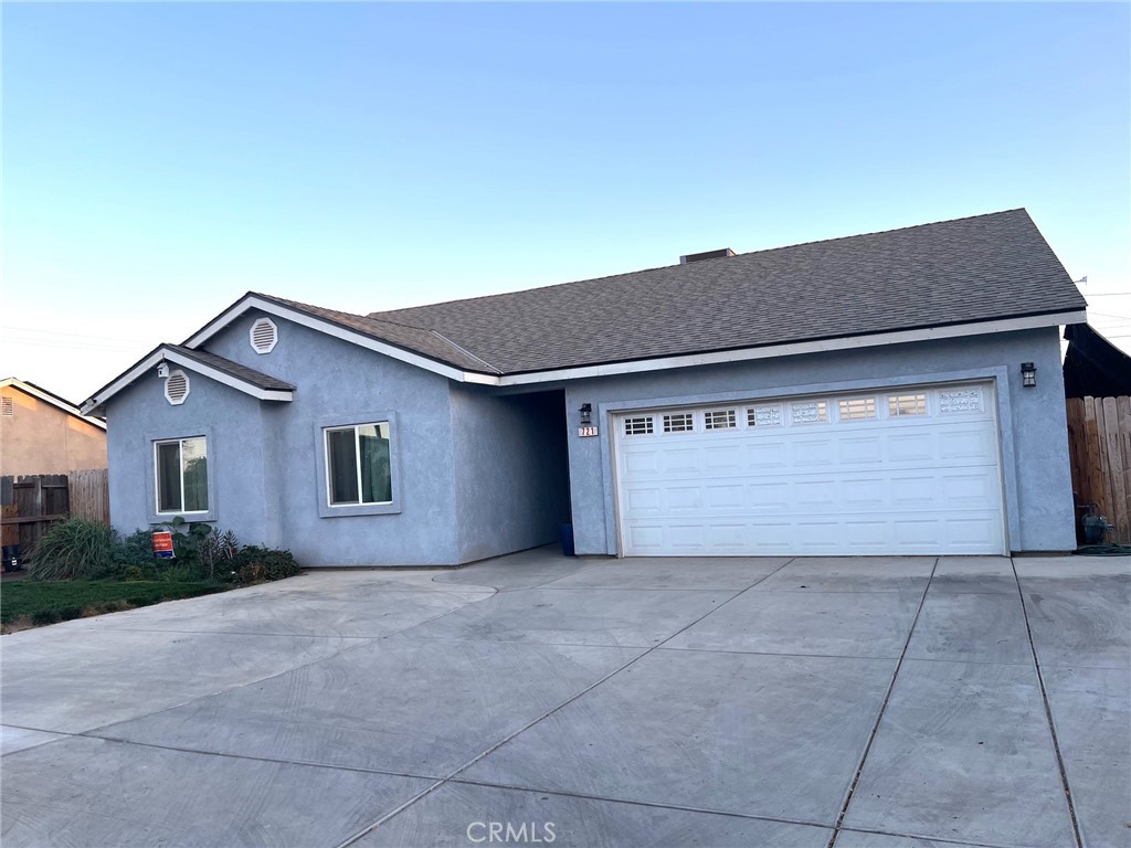 721 W Sonora Ave, Tulare, CA 93274